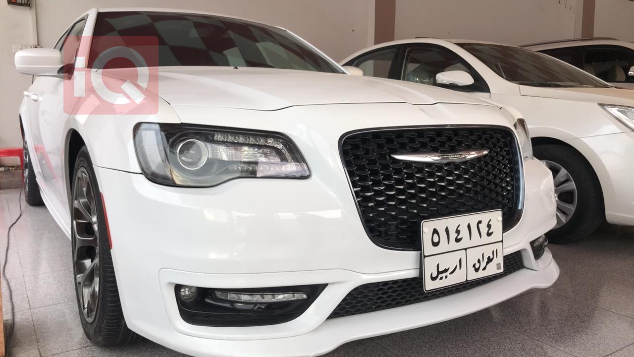 كرايسلر 300